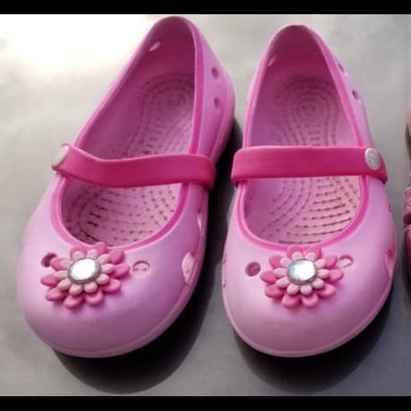 pink mary jane crocs